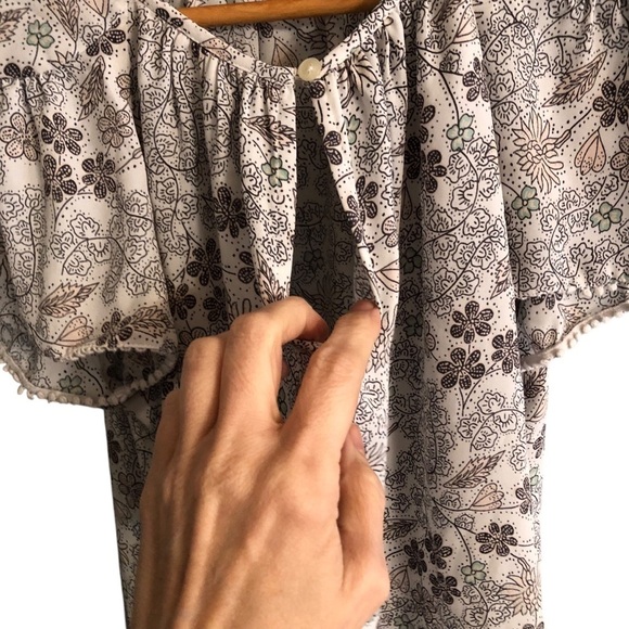Loft Sz XS Peasant Boho Top Blouse Floral Neutral Keyhole Ruffled Cottagecore - Picture 6 of 9